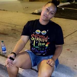 Meet your Posher, Carissa